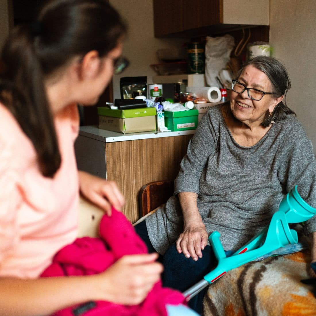 Doeboe Care support worker with participant